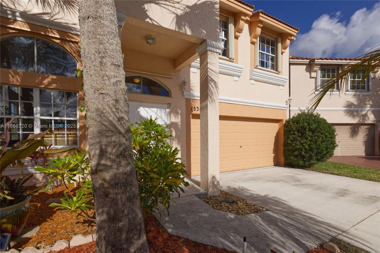 15343 NW 14th Rd, Pembroke Pines, FL 33028 Photo