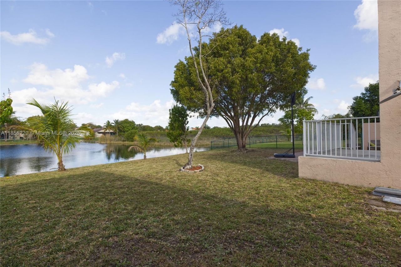 15343 NW 14th Rd, Pembroke Pines, FL 33028 Photo