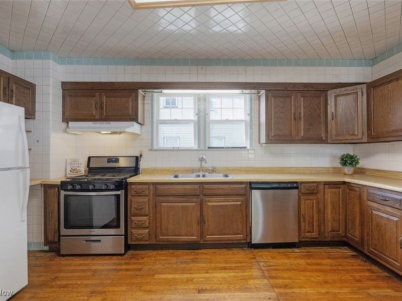 1468 Parkhill Road, Cleveland Heights, OH 44121 Photo 12