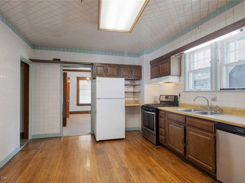 1468 Parkhill Road, Cleveland Heights, OH 44121 Photo 13