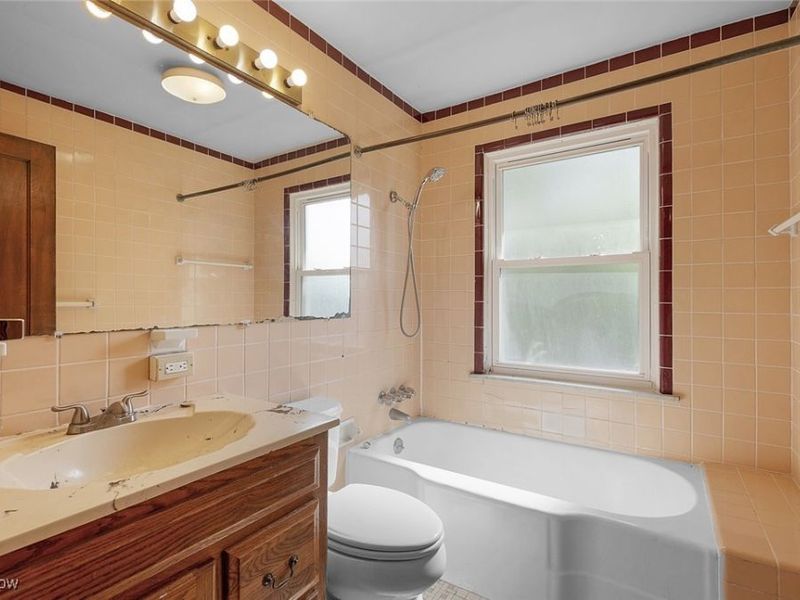 1468 Parkhill Road, Cleveland Heights, OH 44121 Photo 23