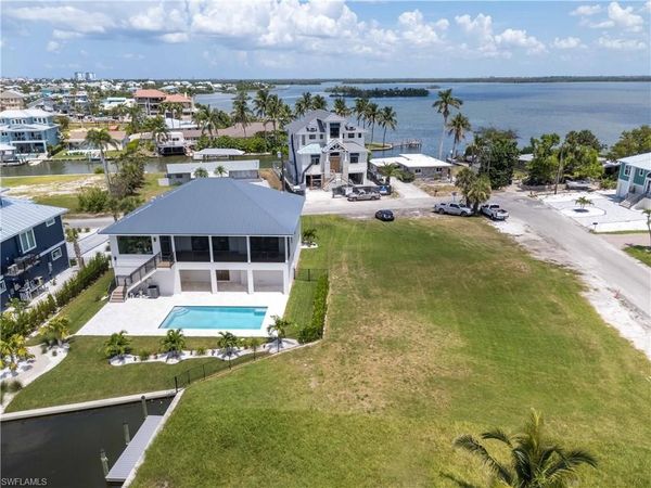 2 Bayview BLVD, FORT MYERS BEACH, FL 33931