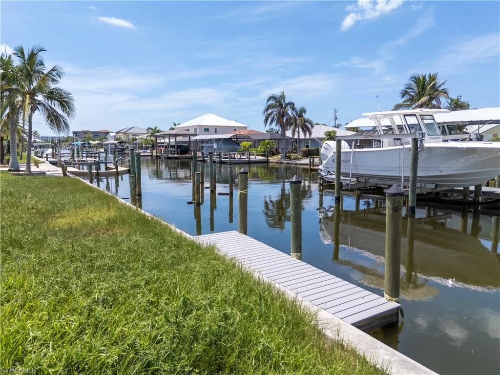 2 Bayview Blvd, Fort Myers Beach, FL 33931 Photo