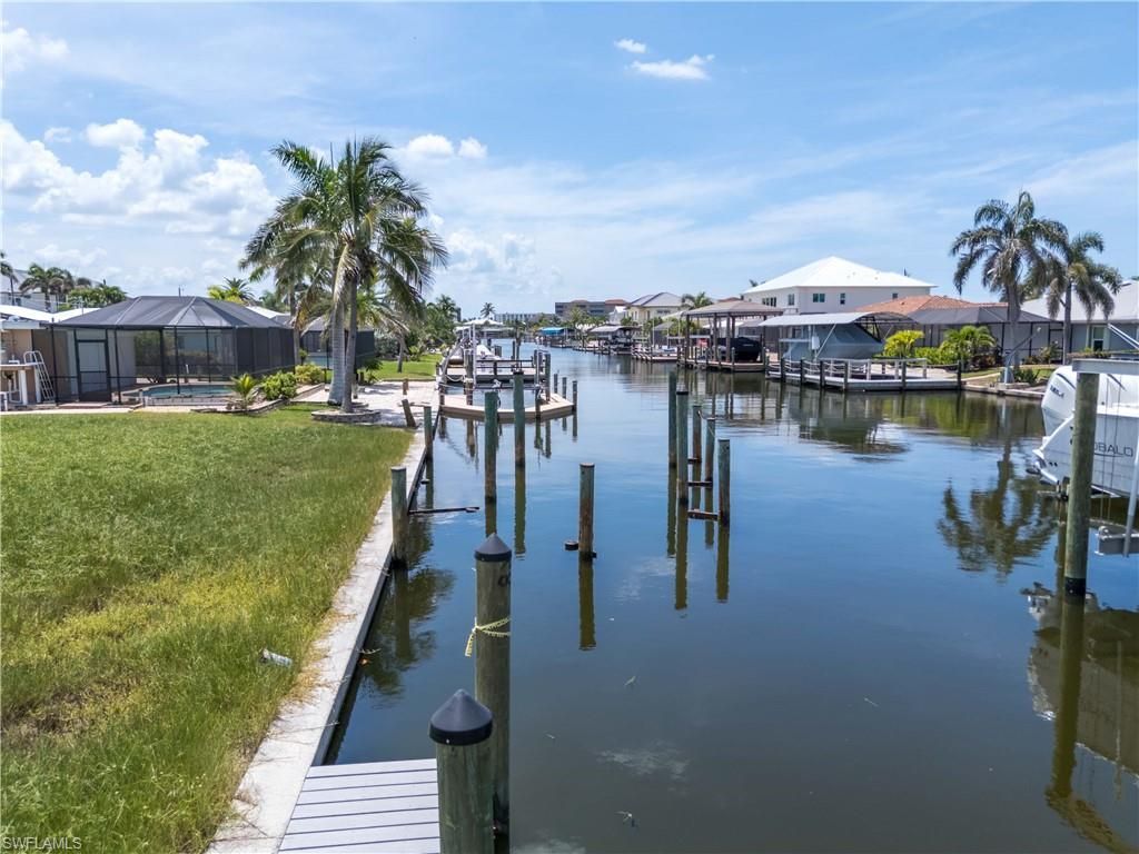 2 Bayview Blvd, Fort Myers Beach, FL 33931 Photo
