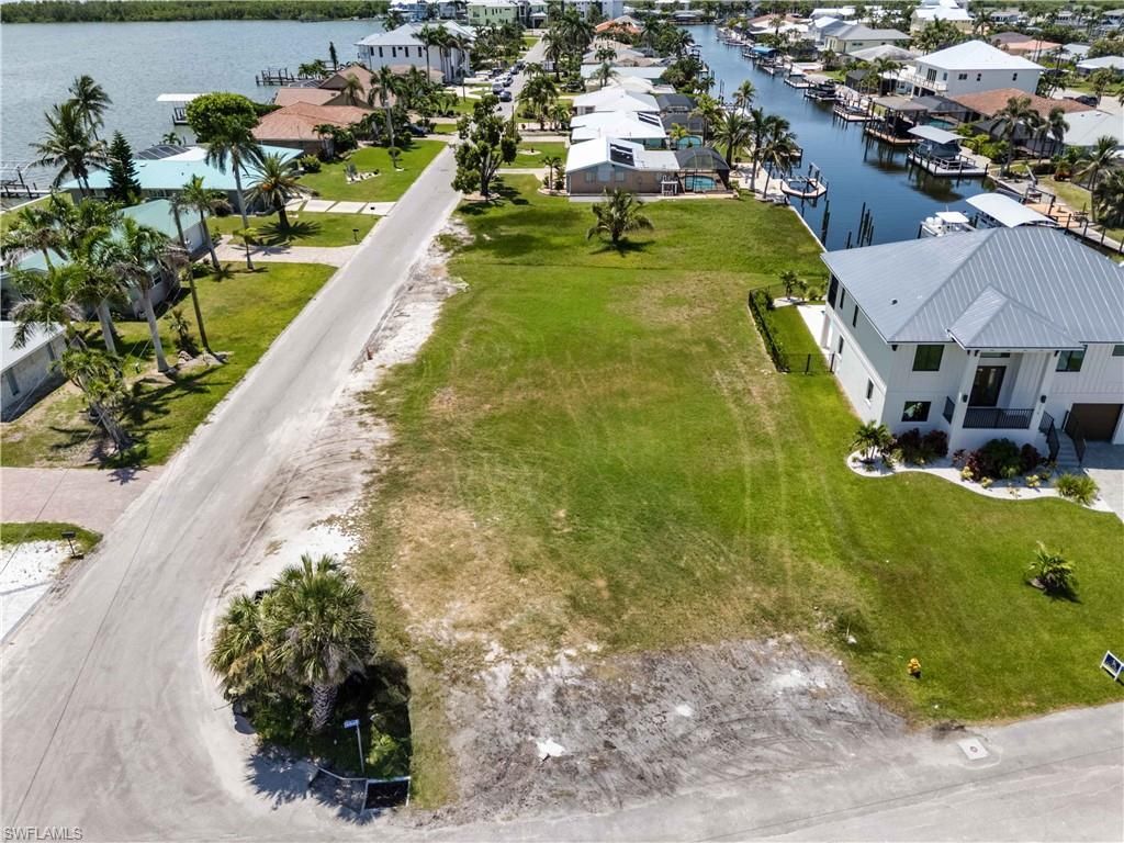 2 Bayview Blvd, Fort Myers Beach, FL 33931 Photo