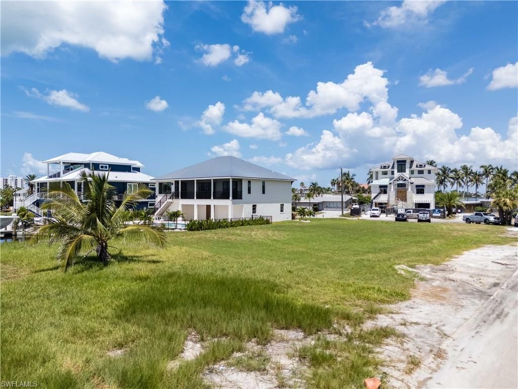 2 Bayview Blvd, Fort Myers Beach, FL 33931 Photo