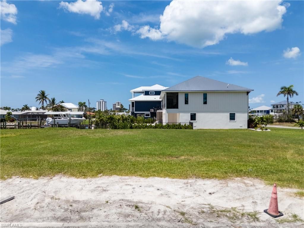 2 Bayview Blvd, Fort Myers Beach, FL 33931 Photo