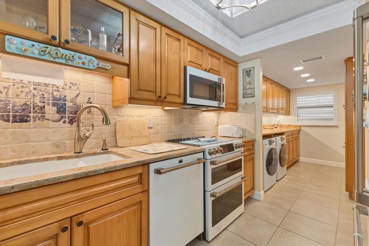 8776 Midnight Pass Road, Unit C107, Sarasota, FL 34242 Photo
