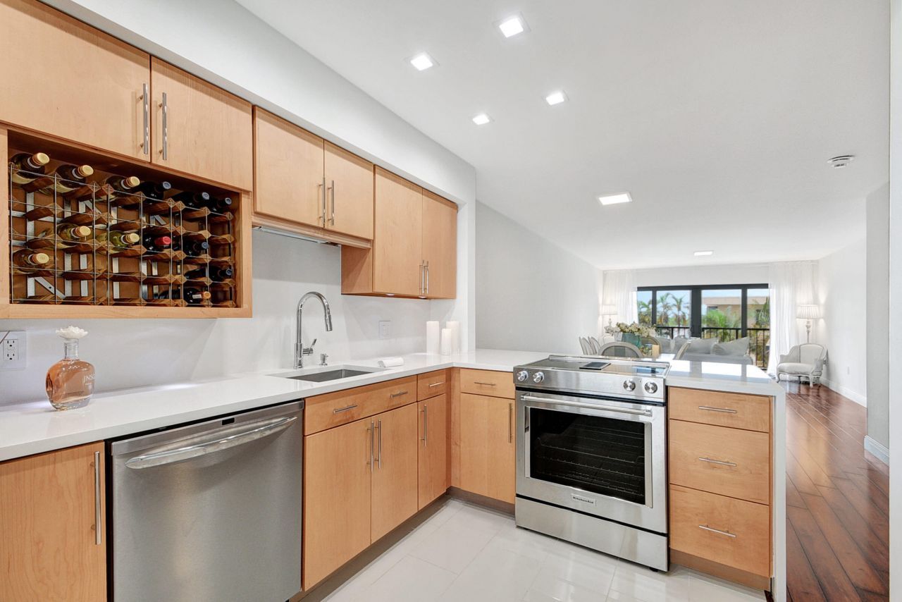 3605 S Ocean Boulevard, Unit 318, South Palm Beach, FL 33480 Photo