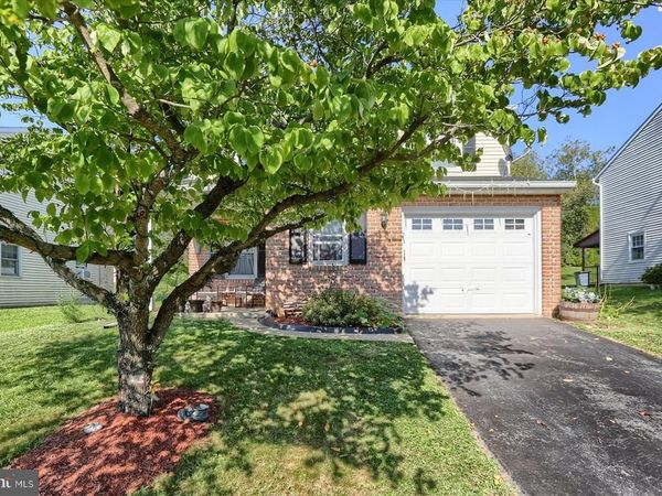 214 LINDA TERRACE, EPHRATA, PA 17522