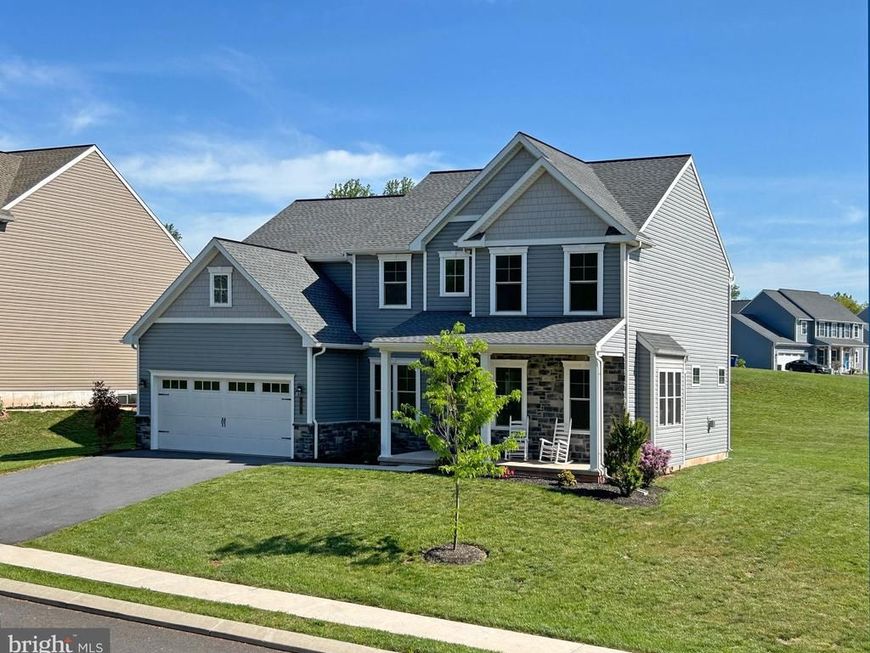 195 Magnolia Drive, Middletown, PA 17057 Main Photo