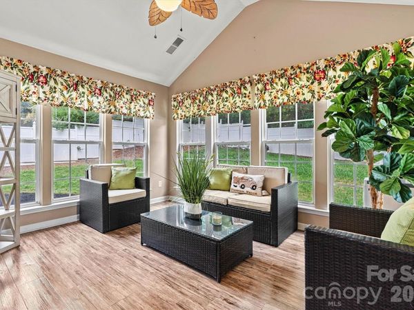 6859 Lakecrest Court, Denver, NC 28037