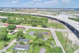 2026 Little Avenue photo 4