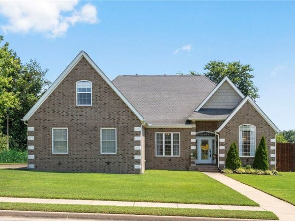 1901 Quinlan Avenue, Lowell, AR 72745