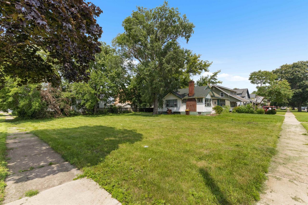 2143 S 4th Street, Rockford, IL 61104 Main Photo