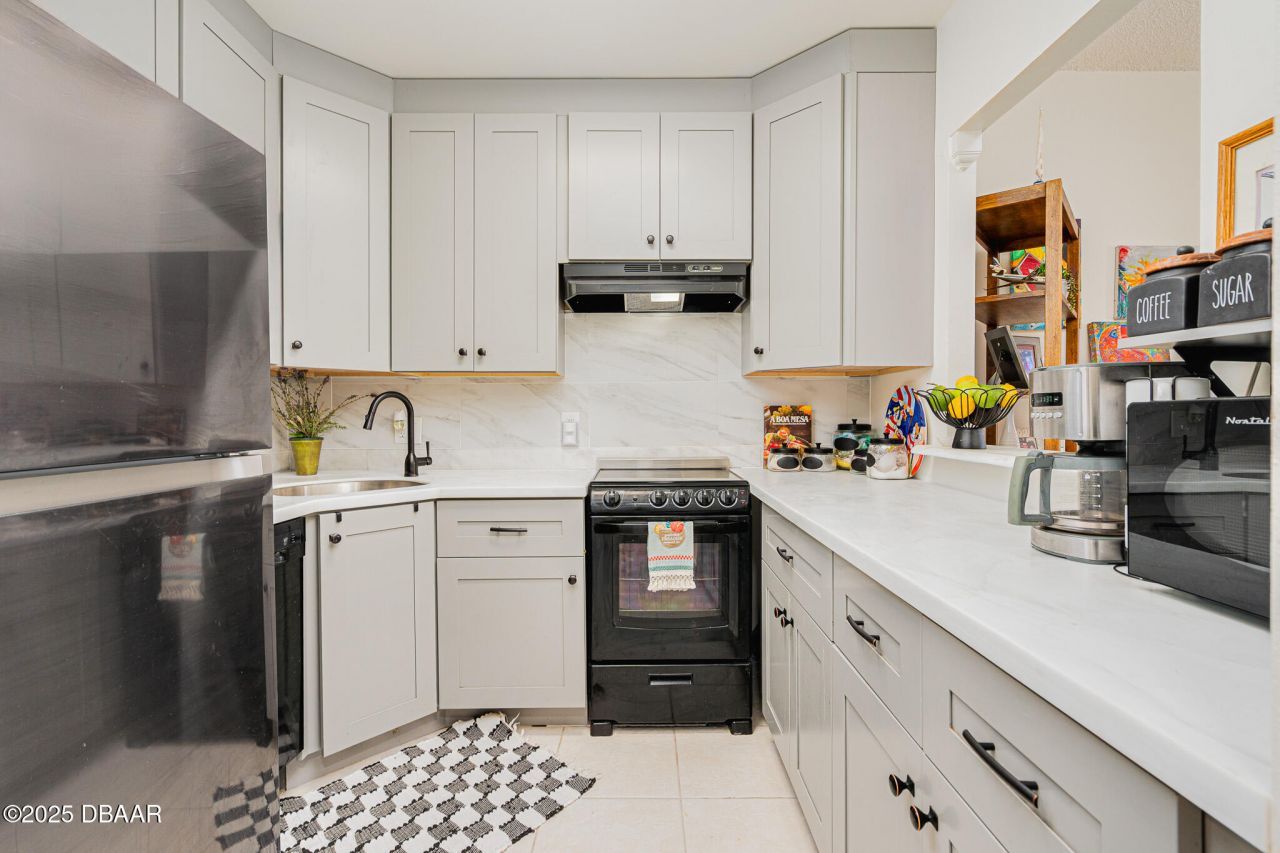 935 N Halifax Avenue, Unit 1104, Daytona Beach, FL 32118 Photo