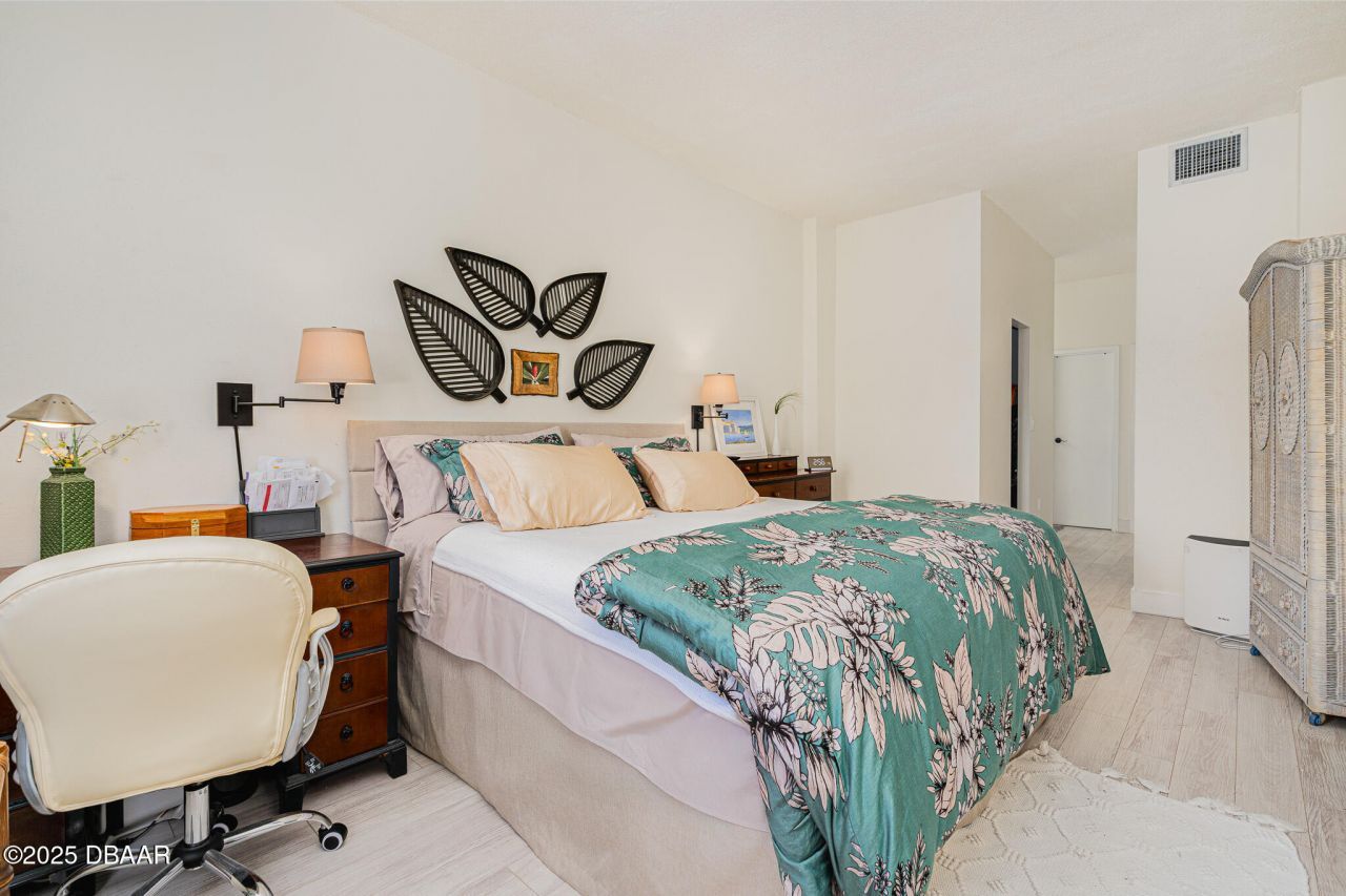 935 N Halifax Avenue, Unit 1104, Daytona Beach, FL 32118 Photo