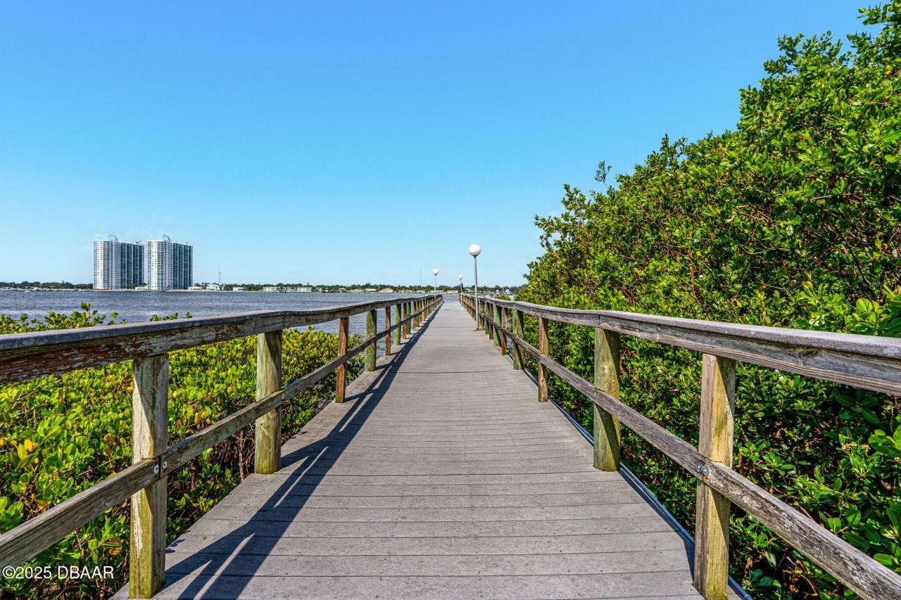935 N Halifax Avenue, Unit 1104, Daytona Beach, FL 32118 Photo