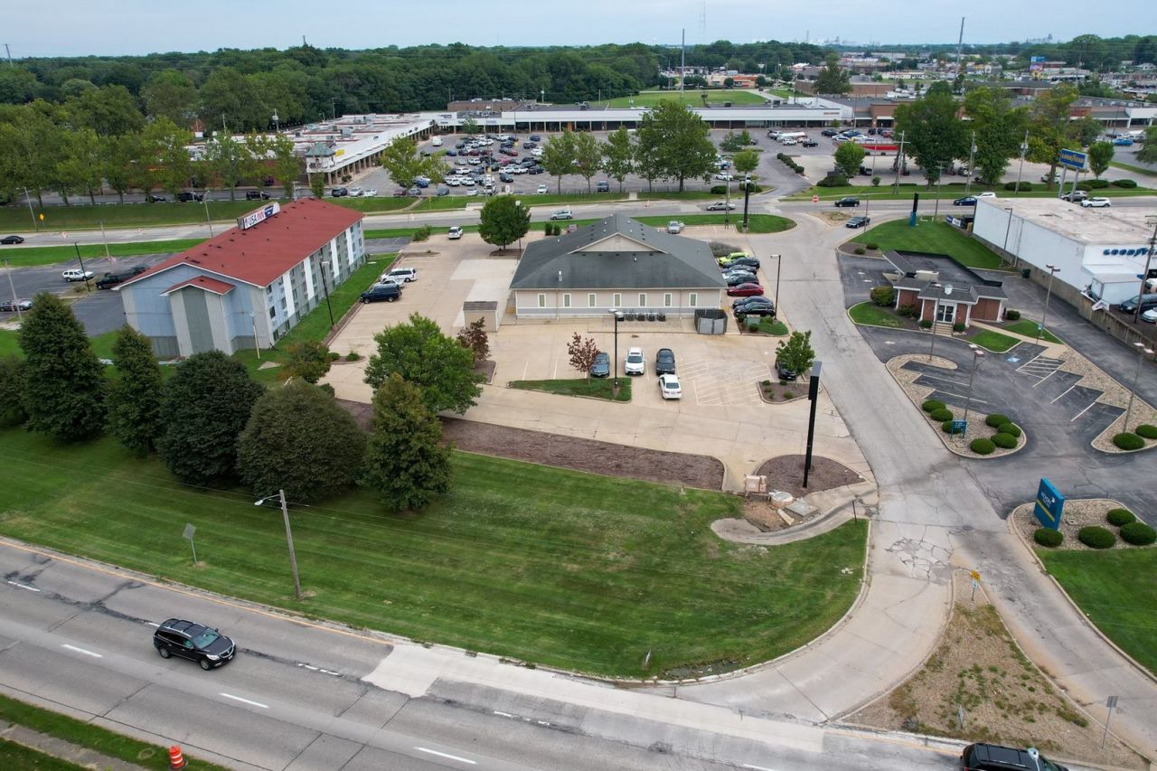 3131 N Water Street, Decatur, IL 62526