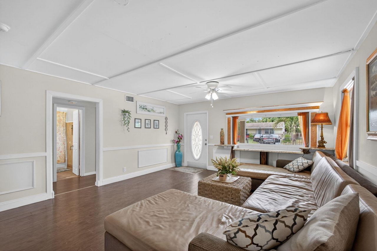 1136 W 7th Street, Riviera Beach, FL 33404 Photo