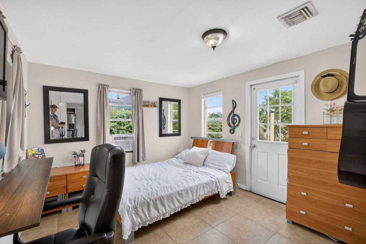 1136 W 7th Street, Riviera Beach, FL 33404 Photo