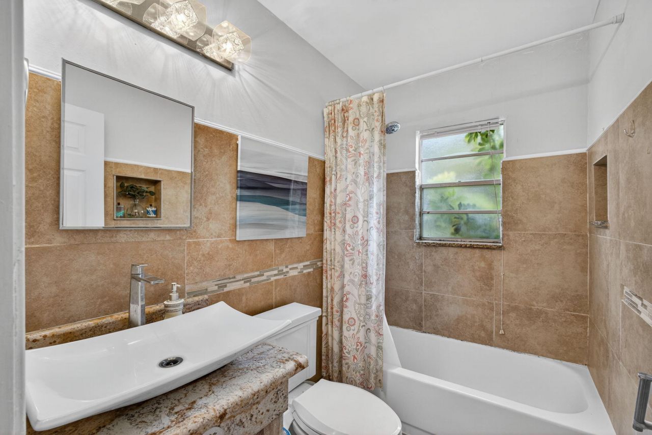 1136 W 7th Street, Riviera Beach, FL 33404 Photo