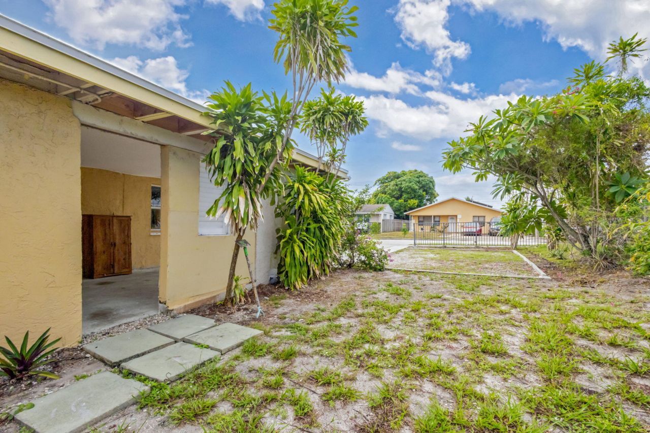 1136 W 7th Street, Riviera Beach, FL 33404 Photo