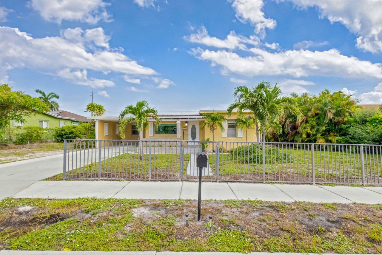 1136 W 7th Street, Riviera Beach, FL 33404 Photo