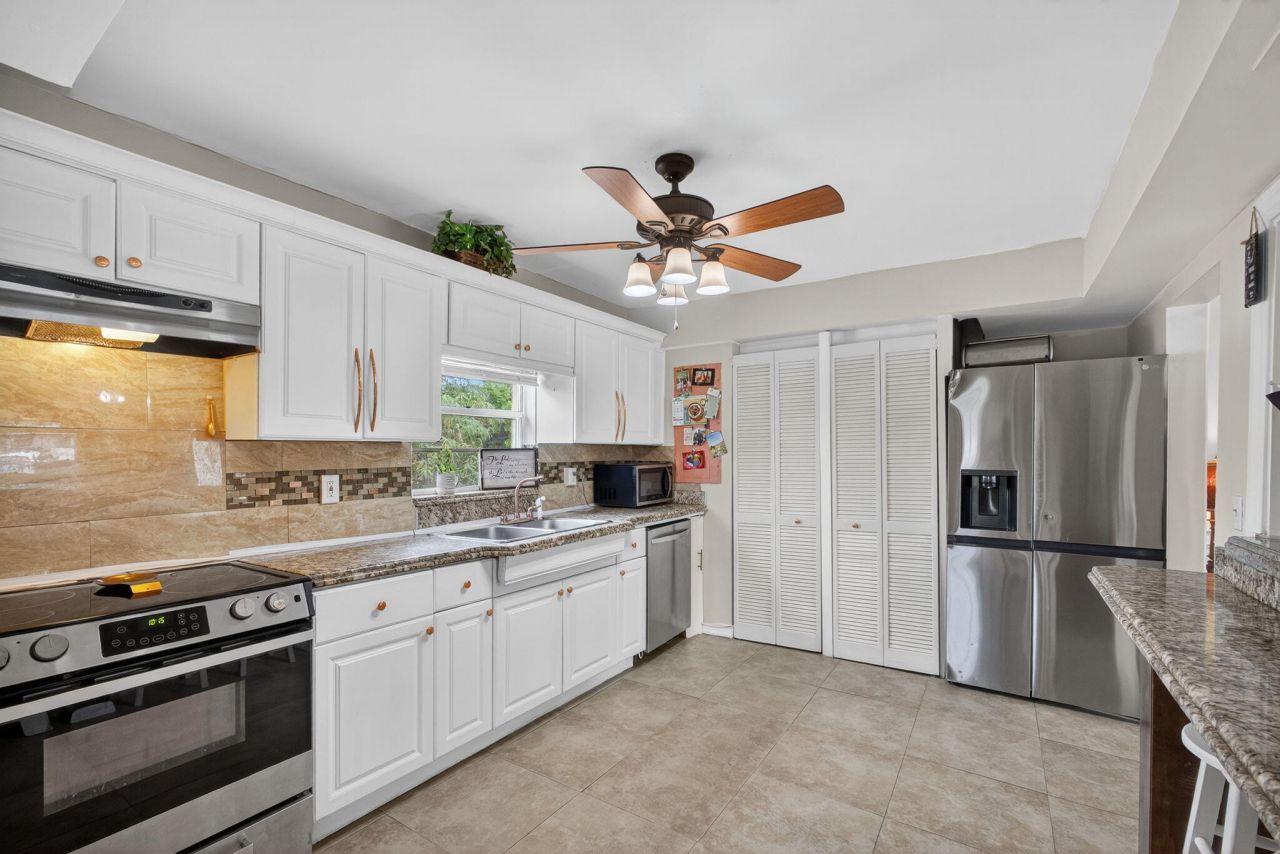 1136 W 7th Street, Riviera Beach, FL 33404 Photo