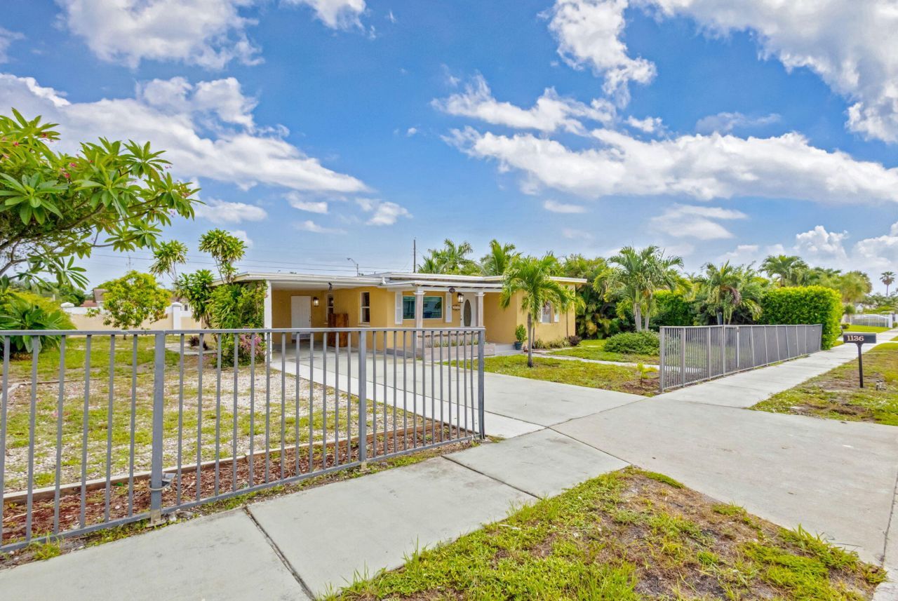 1136 W 7th Street, Riviera Beach, FL 33404 Photo