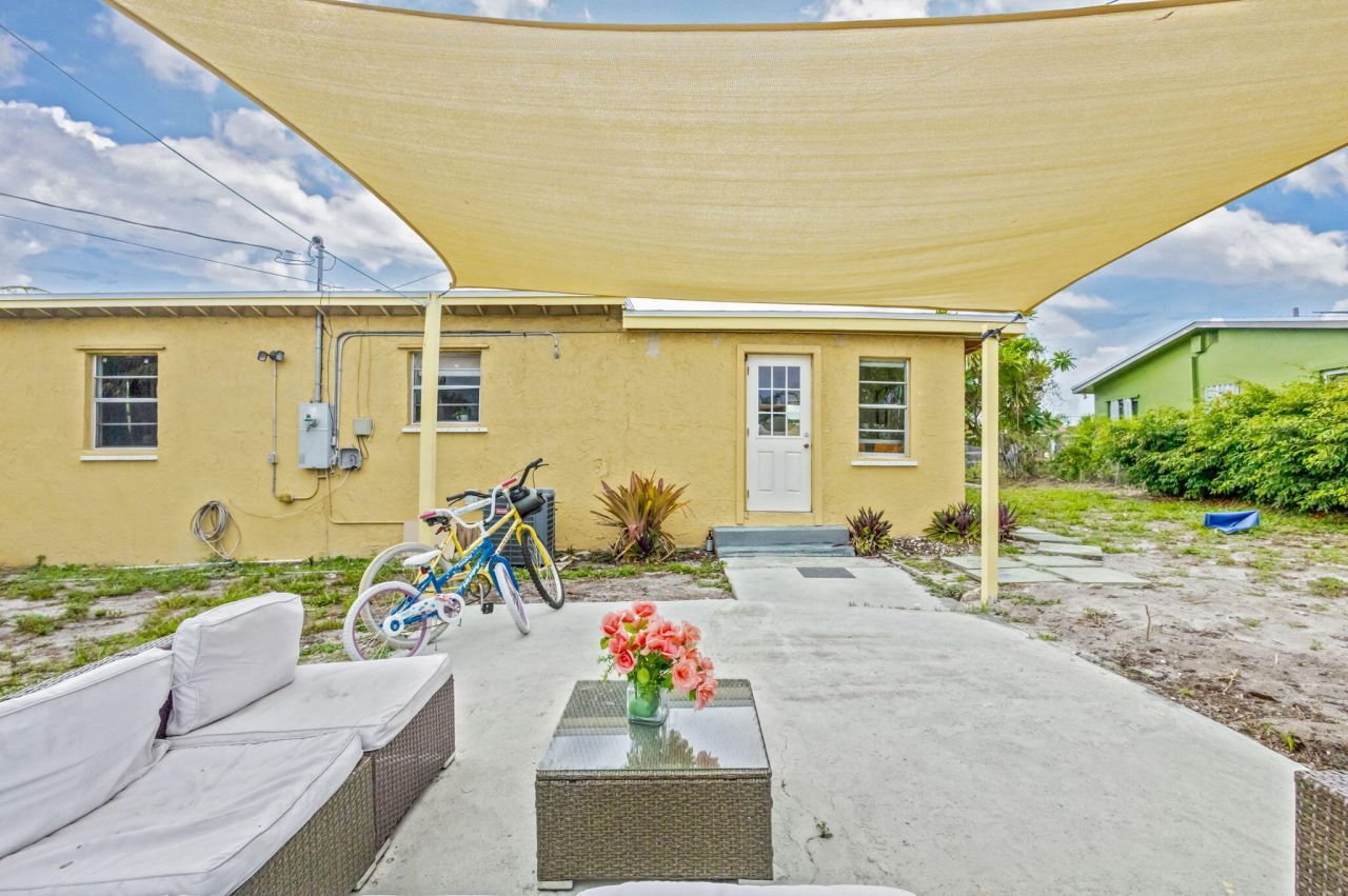 1136 W 7th Street, Riviera Beach, FL 33404 Photo