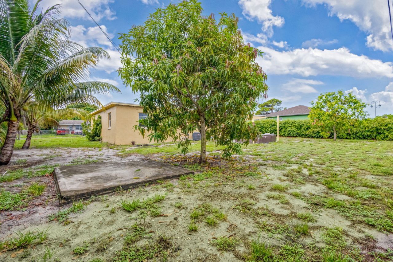 1136 W 7th Street, Riviera Beach, FL 33404 Photo