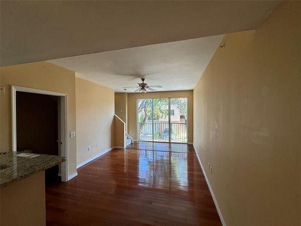 2107 SE 10th Ave, Unit 814, Fort Lauderdale, FL 33316