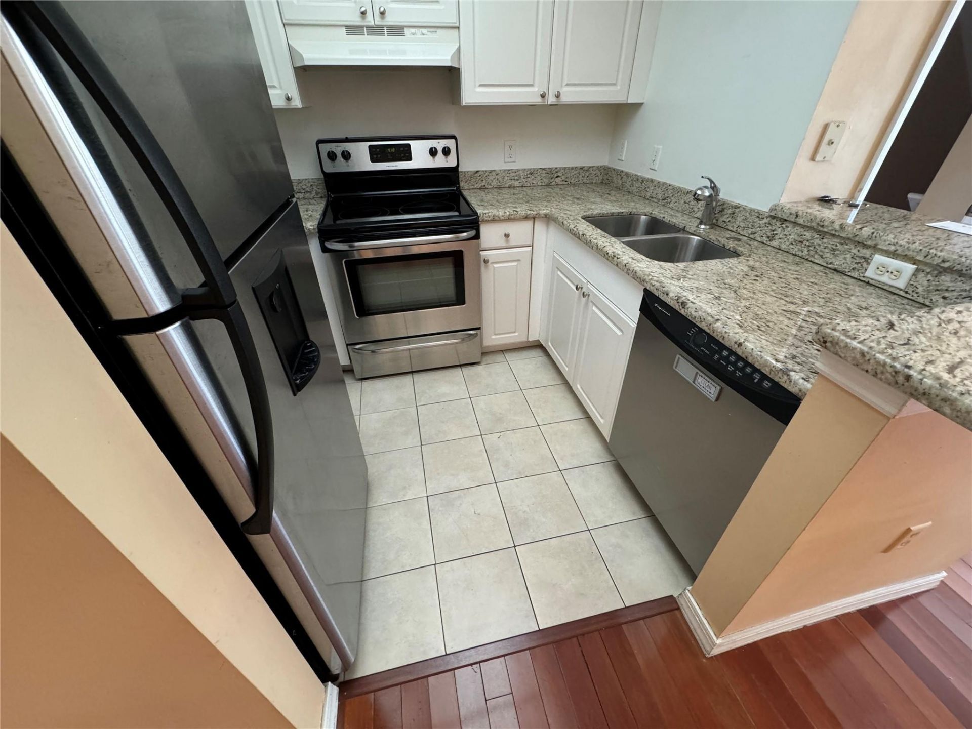 2107 SE 10th Avenue, Unit 814, Fort Lauderdale, FL 33316 Photo