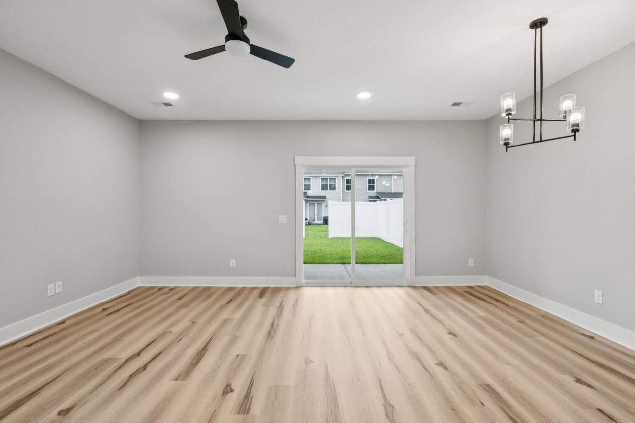 121 Kirkland Street Photo 10