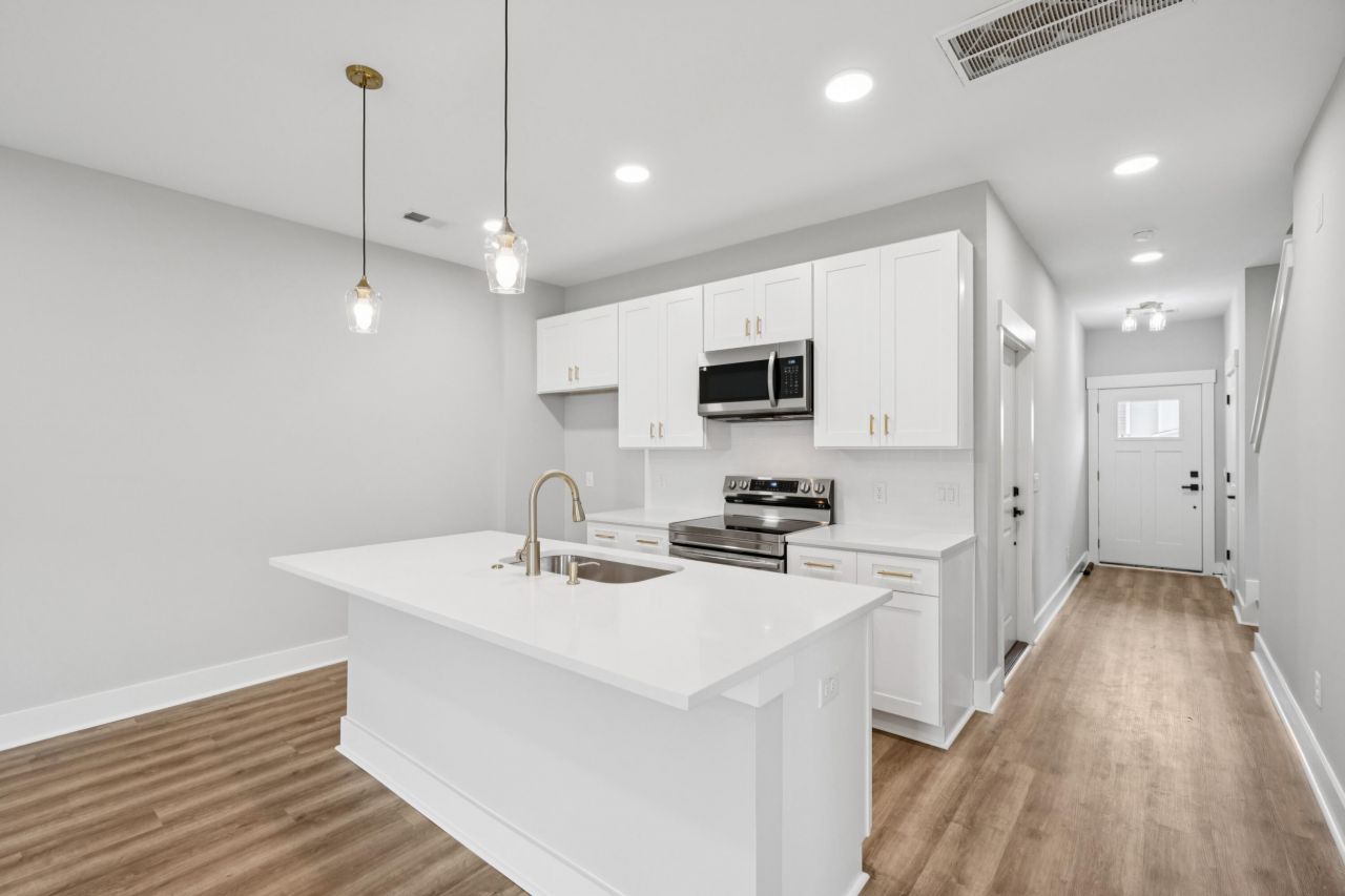 121 Kirkland Street Photo 7