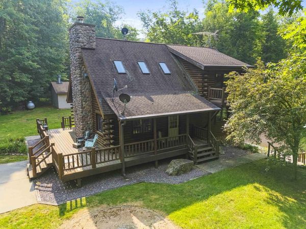 15789 HICKORY LANE, Mountain, WI 54149