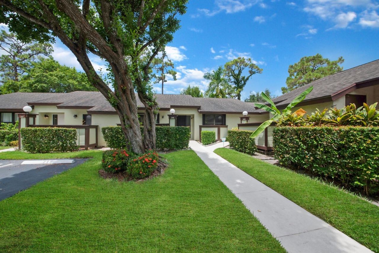 248 Brandywine Court, Royal Palm Beach, FL 33411 Photo