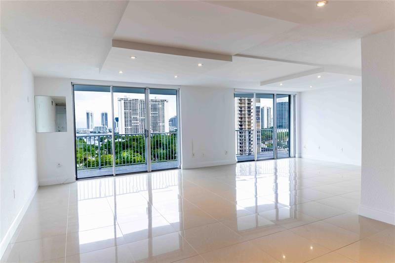 2851 NE 183rd Street, Unit 1411-15E, Aventura, FL 33160 Photo