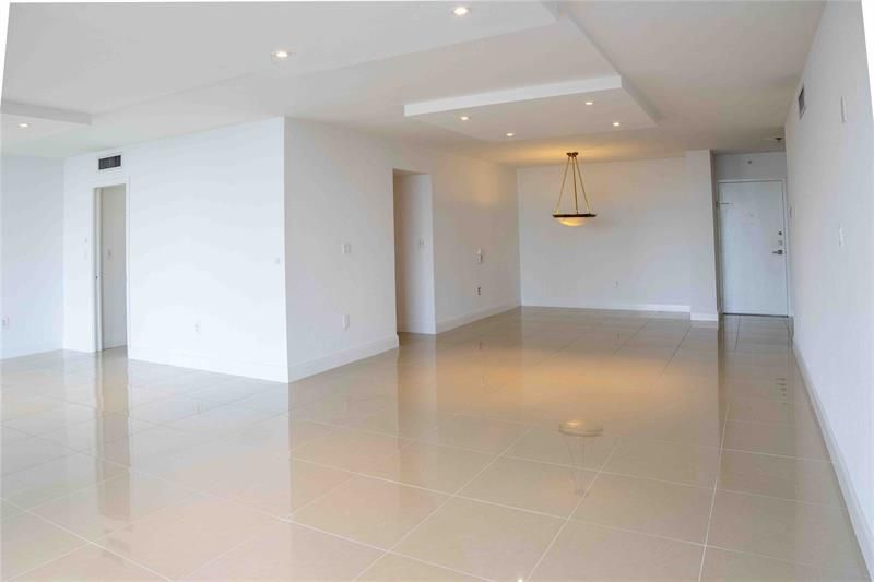 2851 NE 183rd Street, Unit 1411-15E, Aventura, FL 33160 Photo