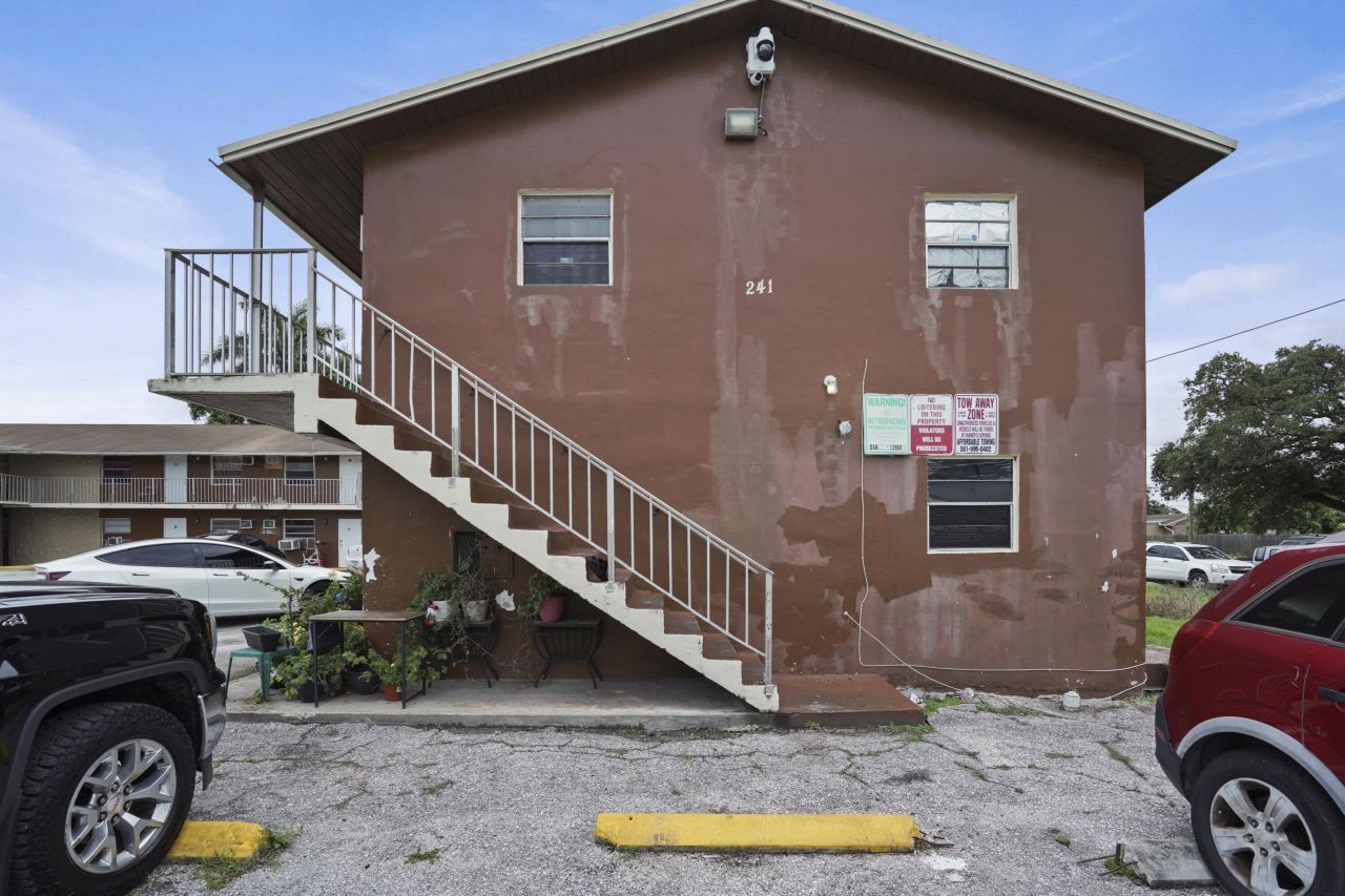 241 NW 11th 1 Street, Unit 13, Belle Glade, FL 33430 Photo