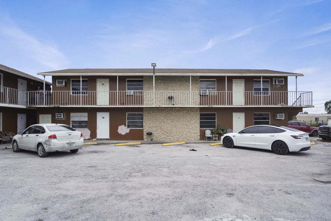 241 NW 11th 1 Street, Unit 13, Belle Glade, FL 33430 Photo