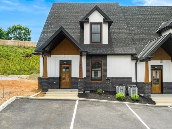 1064 Watch Hill Way, Sevierville, TN 37862