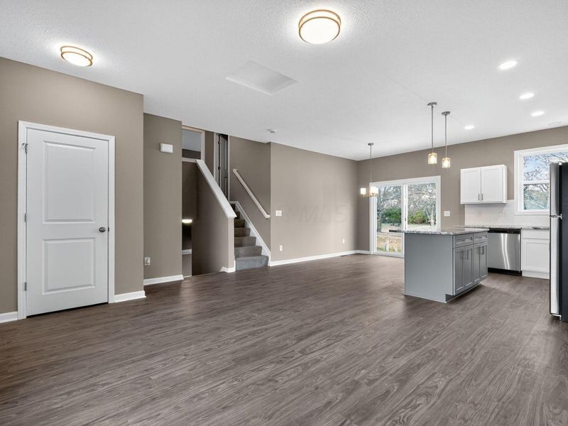 2744 Barrows Road, Columbus, OH 43232 Photo 10