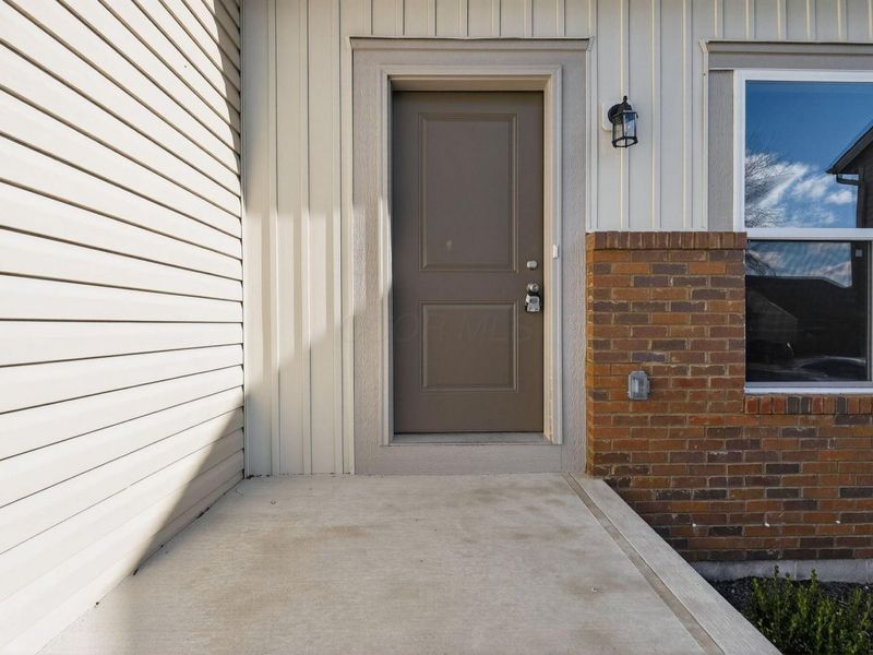 2744 Barrows Road, Columbus, OH 43232 Photo 2