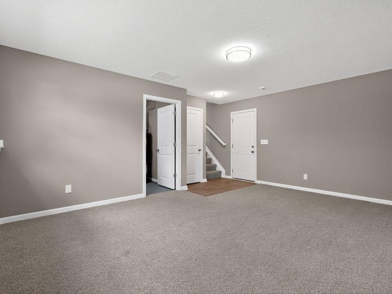 2744 Barrows Road, Columbus, OH 43232 Photo 8