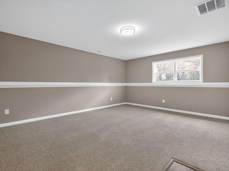 2744 Barrows Road, Columbus, OH 43232 Photo 9