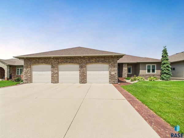 1816 W Grand Arbor Cir, Sioux Falls, SD 57108