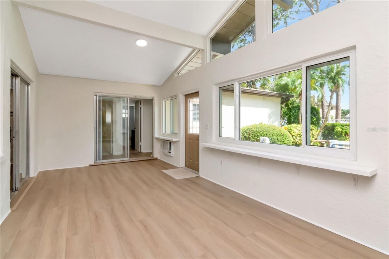 14212 84th Terrace, Seminole, FL 33776 Photo