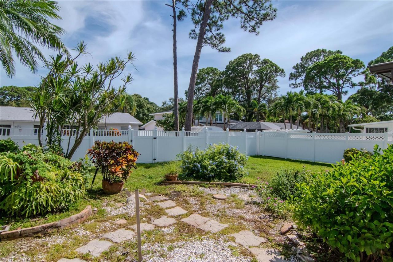 14212 84th Terrace, Seminole, FL 33776 Photo